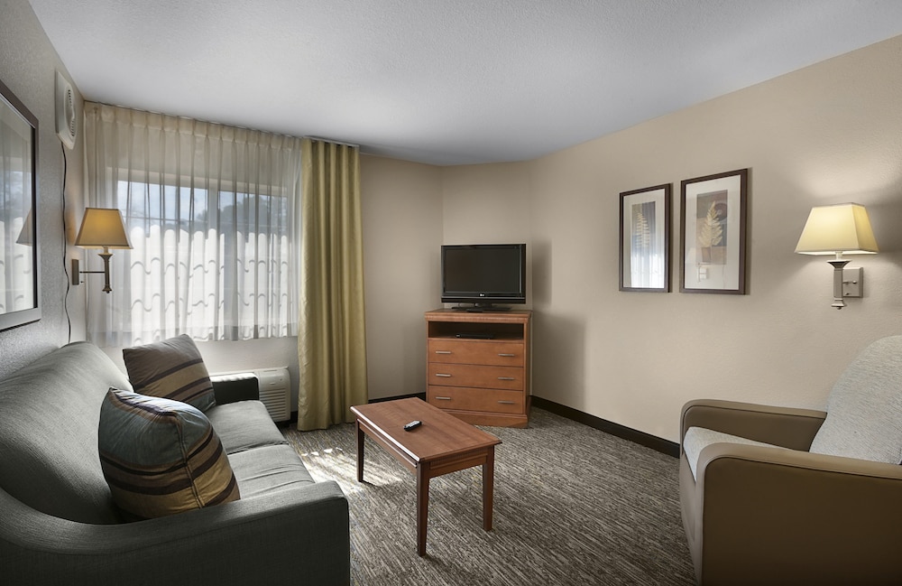 Candlewood Suites Savannah Airport 27/58