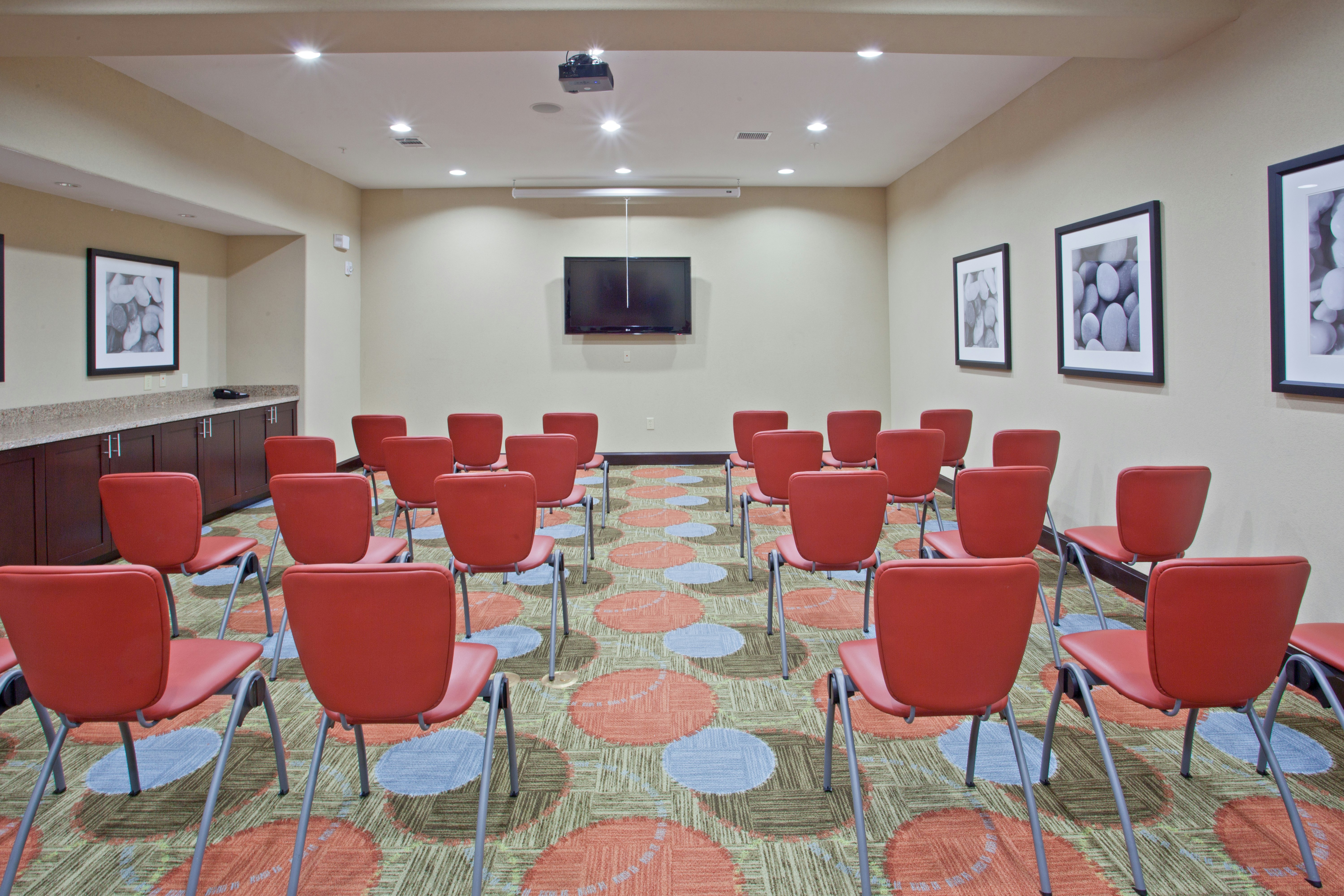 Staybridge Suites Houston Stafford Sugar Land 56/65