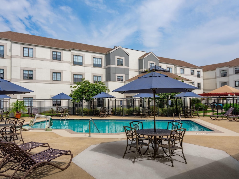 Hyatt House Boston/Burlington 68/72
