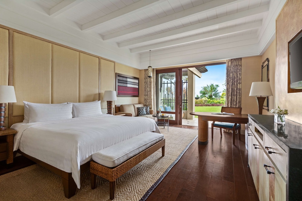 DELUXE, KING BED, SEA VIEW