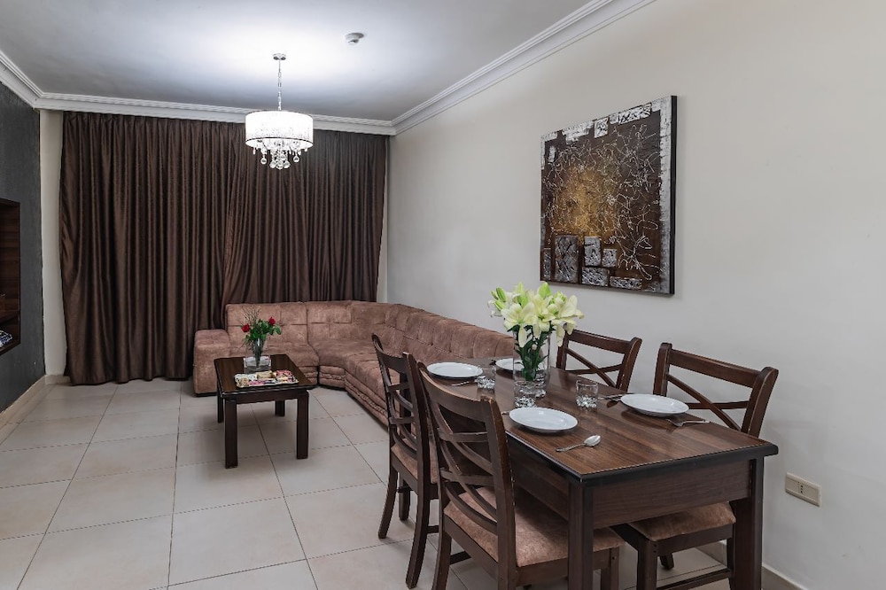 Lancaster Hotel Apartments-Gardens 36/47