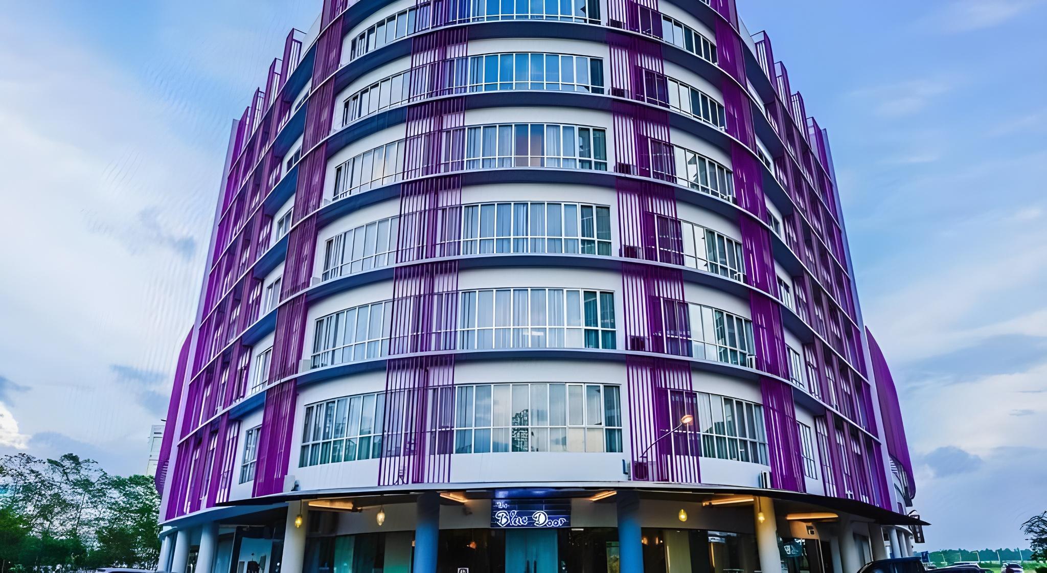 Win Hotel 8/45