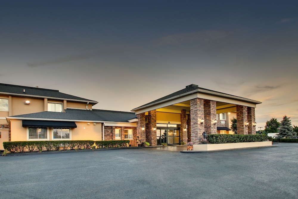 Greenfield Inn and Suites Elizabethtown KY I65 Exit 94 10/62