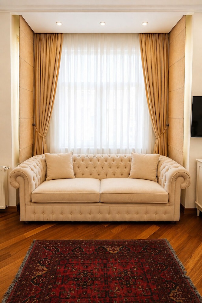 Hotel Sari Konak 30/48
