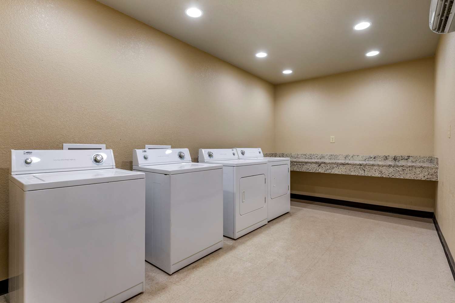 Comfort Inn Bentonville - Crystal Bridges 5/47