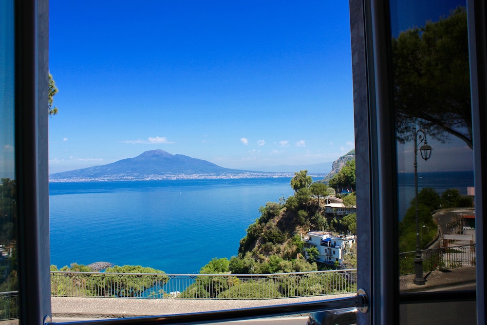 Astoria Vico Hotel 59/64