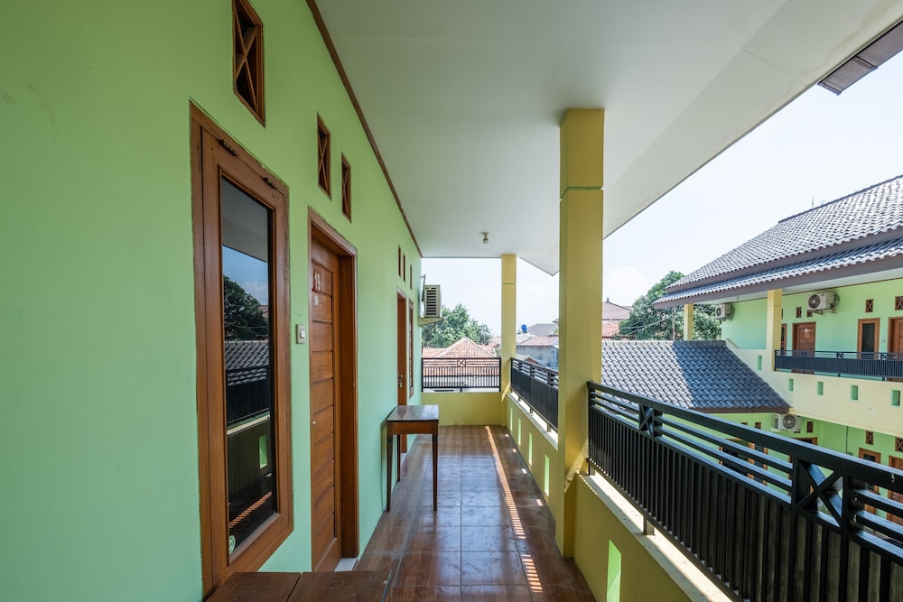 OYO 1399 Cemara Residence Syariah 12/39