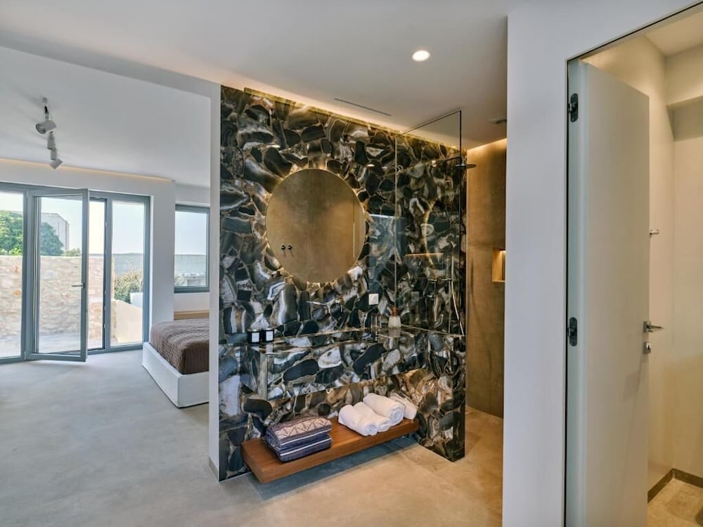 Empire Luxury Villas 25/48