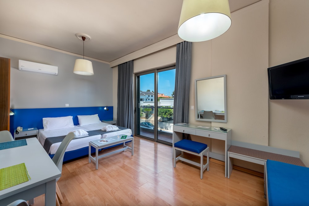 7 Palms Hotel Apartments 20/49