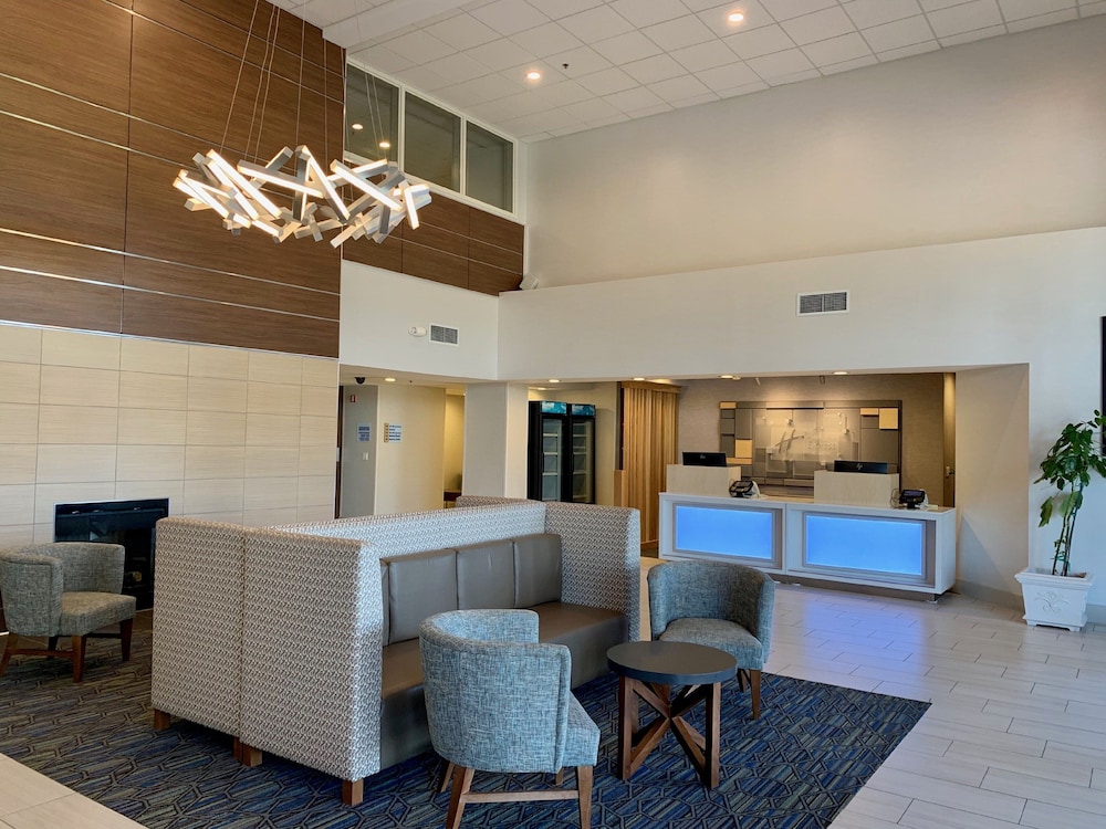 Holiday Inn Express Hotel & Suites Tracy 37/77
