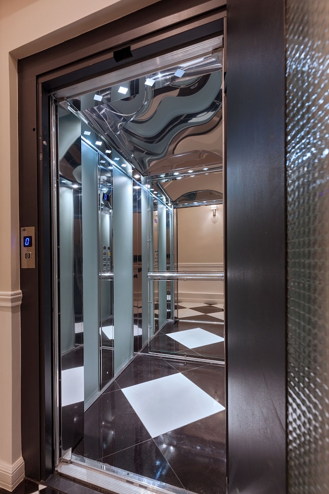 Classic Hotel by Athens Prime Hotels 26/40