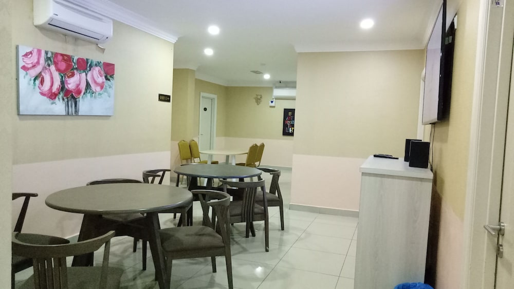 Hotel Mutiara KGMMB by ZUZU 50/53