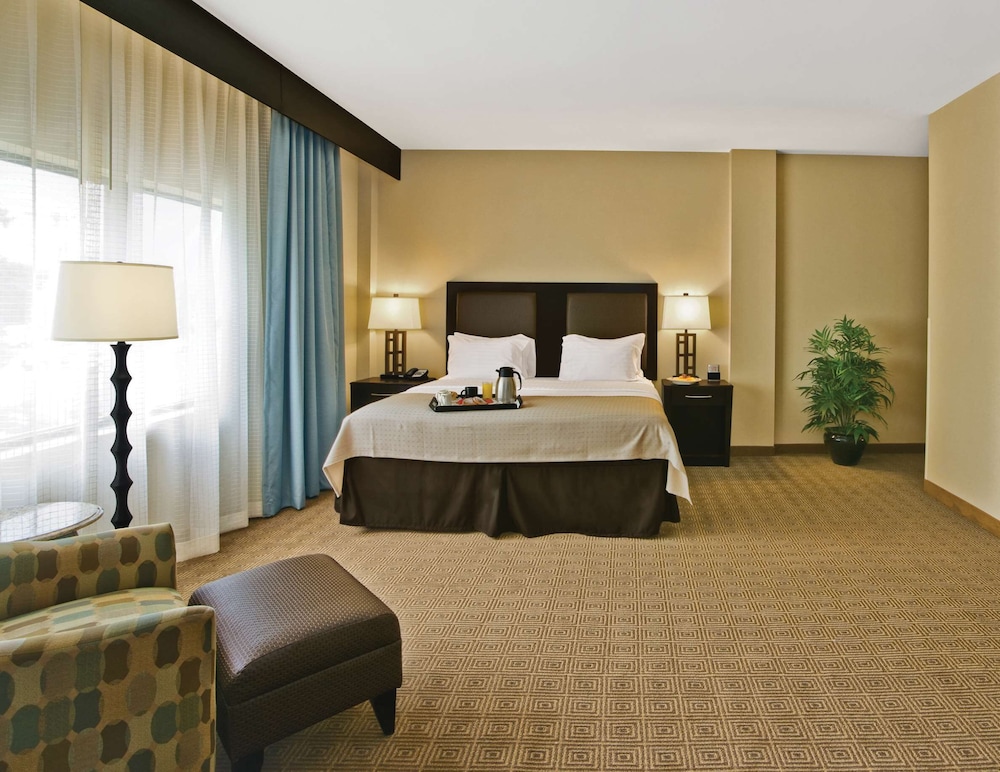 DoubleTree by Hilton Hotel Tinton Falls - Eatontown 12/51