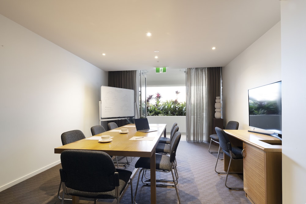 Aspect Caloundra 64/76