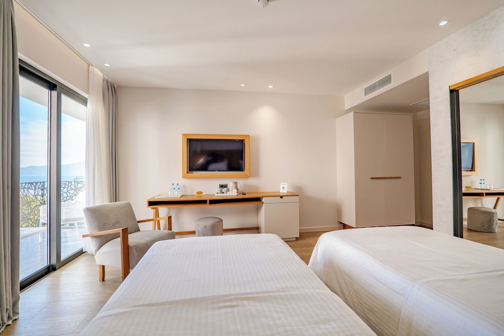 Glow Boutique Hotel & Suites 14/50