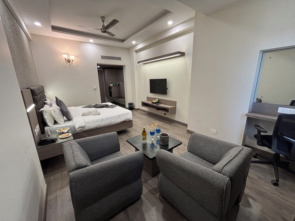 HOTEL RESIDENCY 27/47