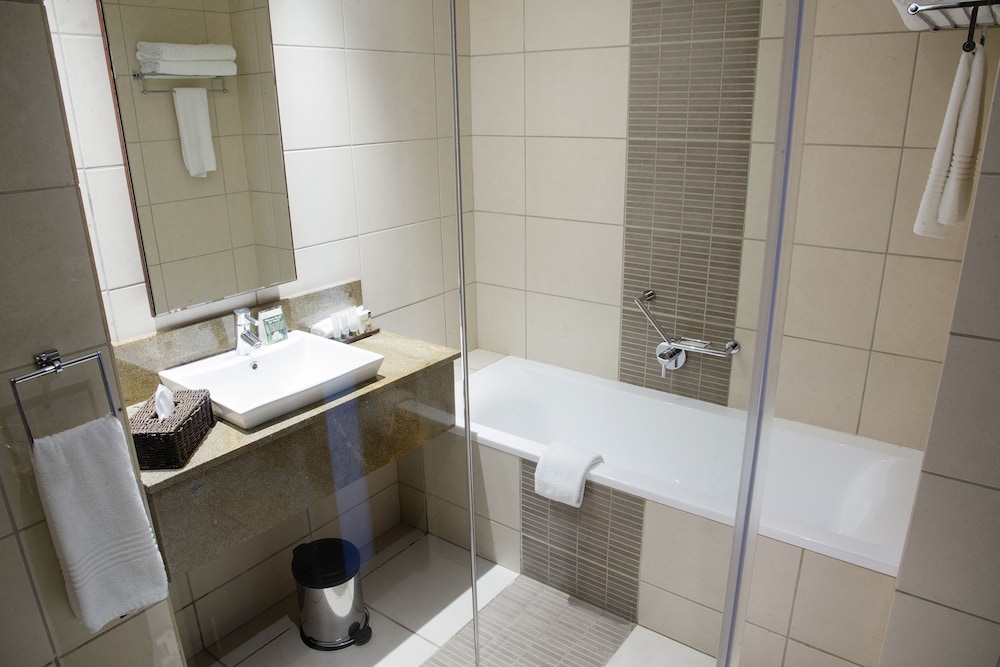 Premier Hotel East London ICC 23/75