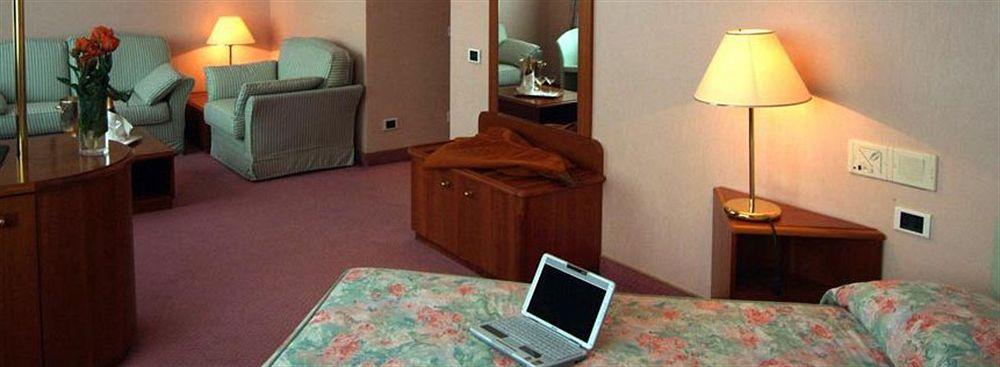 Hostellerie Du Cheval Blanc 11/21