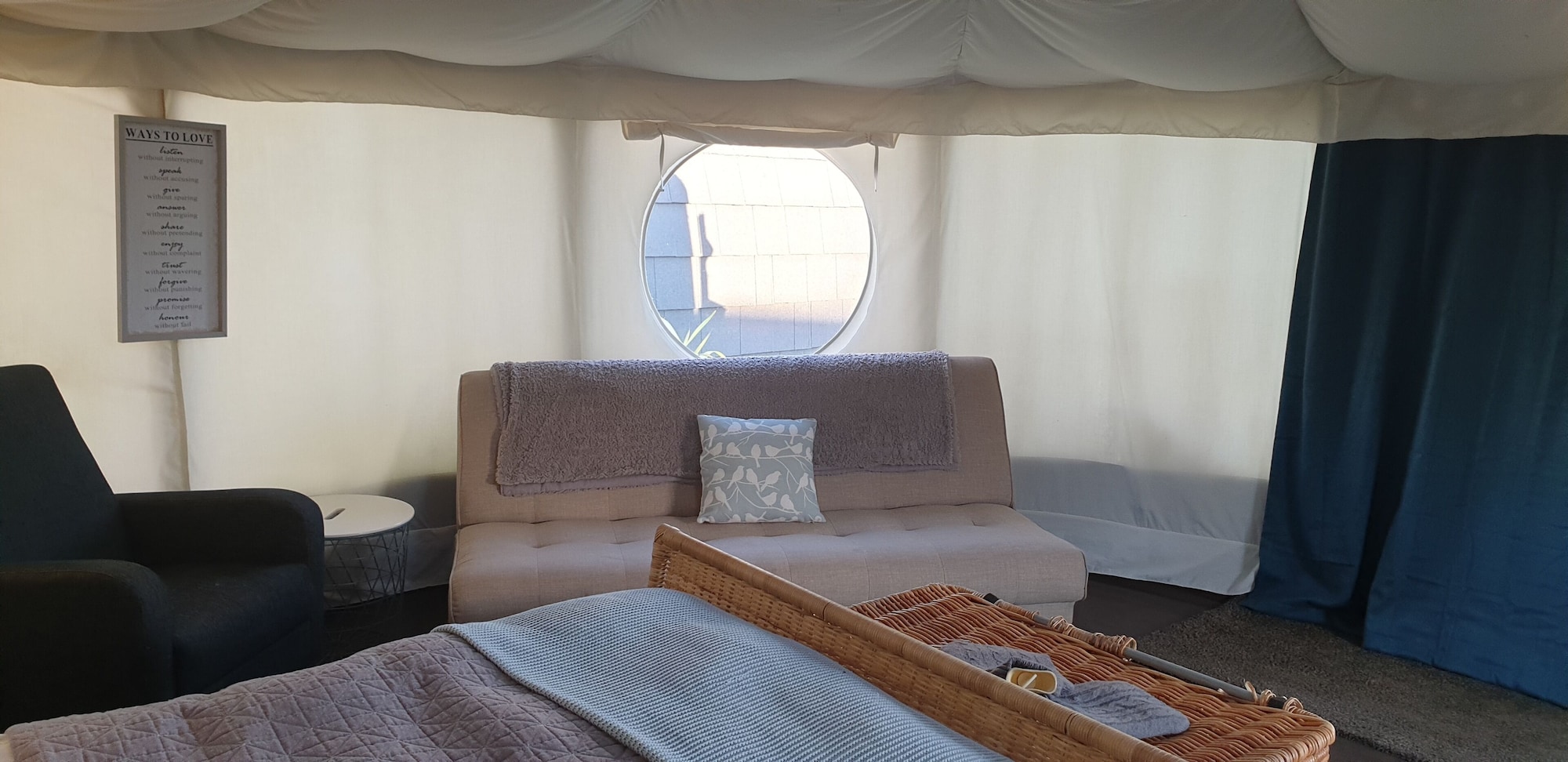 خيمة بحمام مشترك، The Little Hide - Grown Up Glamping 7/10