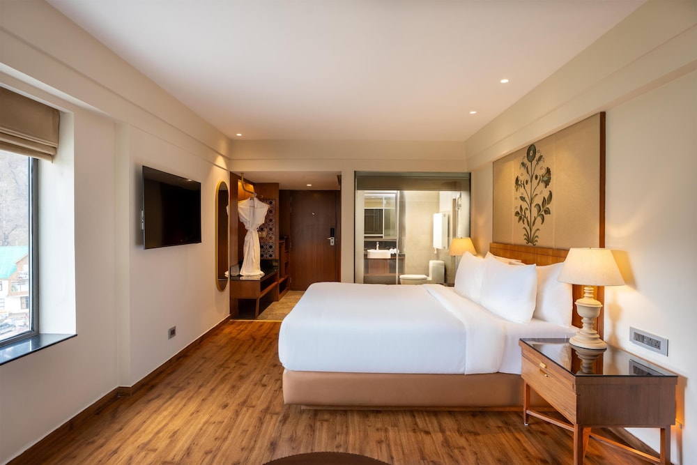Radisson Sonamarg 7/36