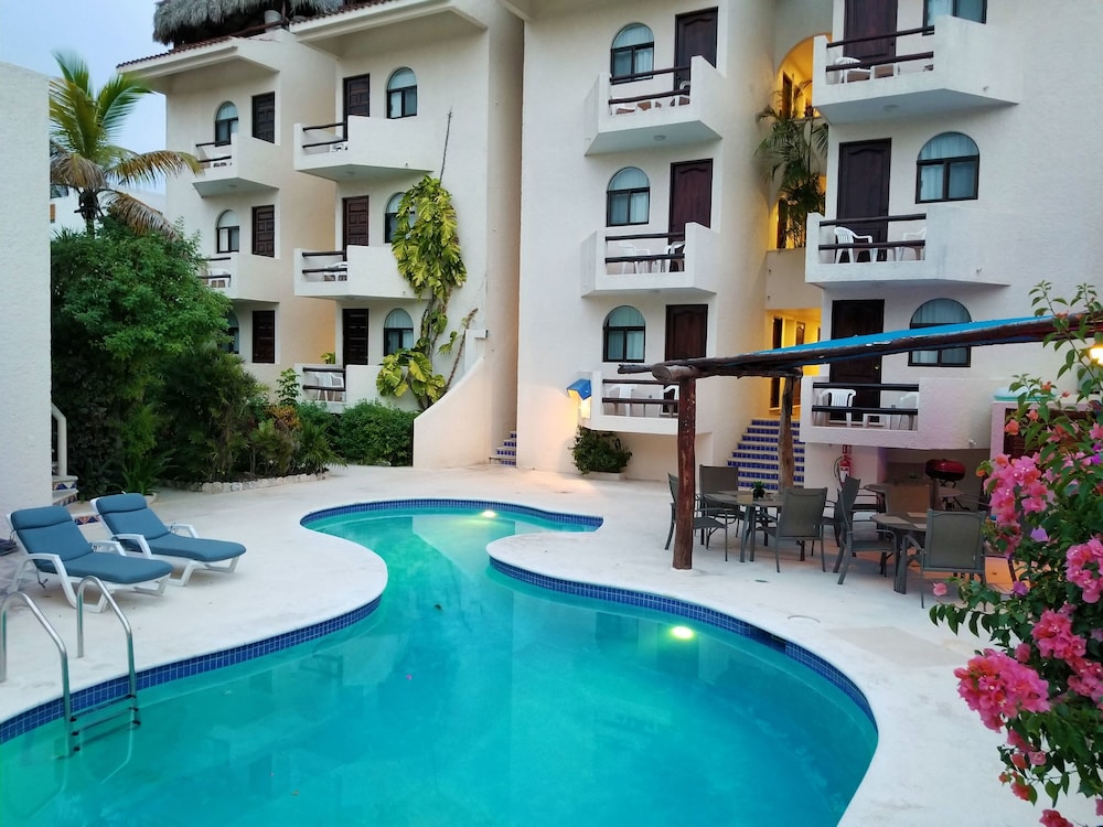 Villas De Rosa Beach Resort 61/68
