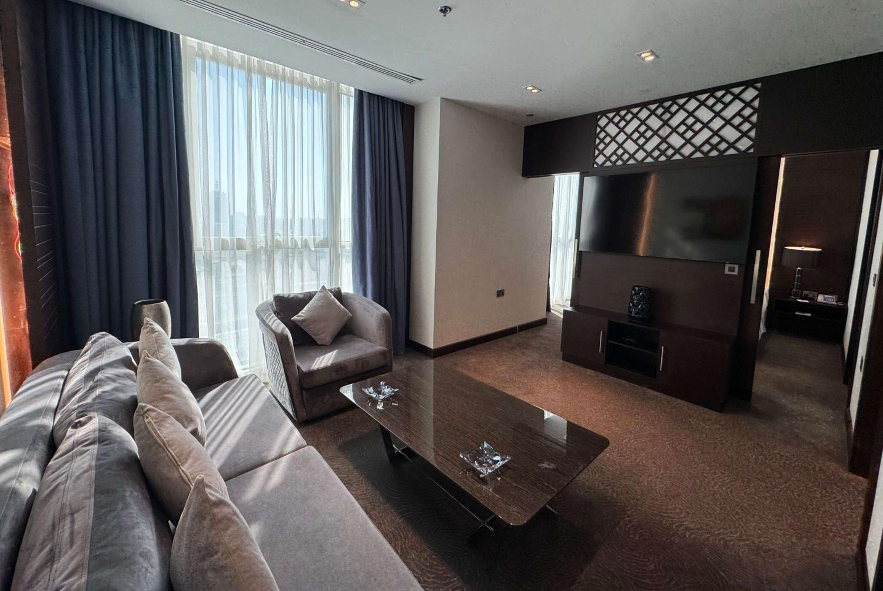 Diplomat, Suite, King Bed، Ramada Encore Hotel by Wyndham Doha 8/10