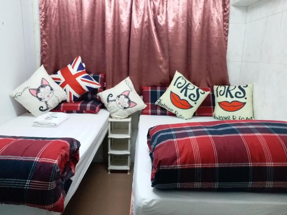 Pay-Less Guest House 12/50