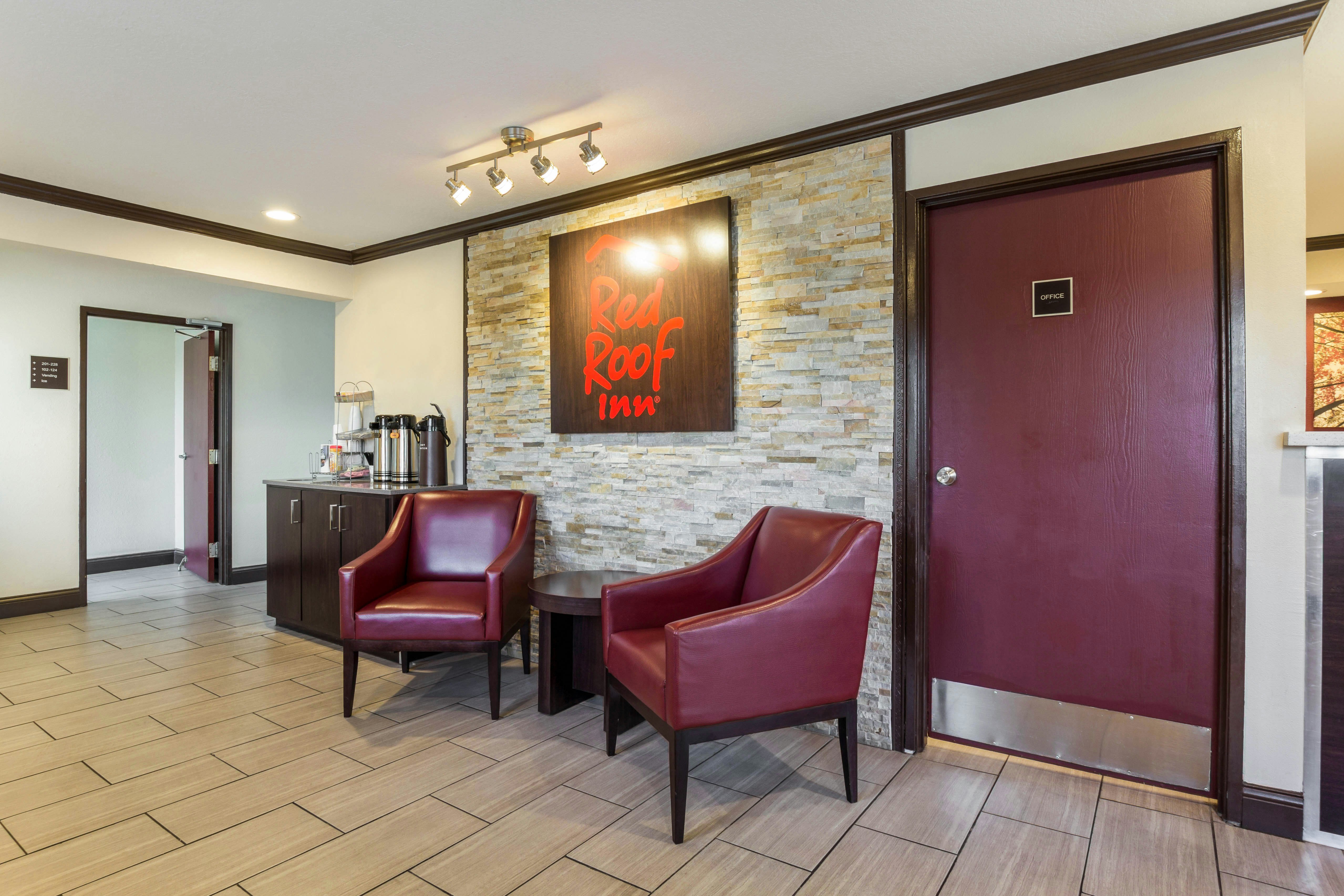 Red Roof Inn Dry Ridge 25/38