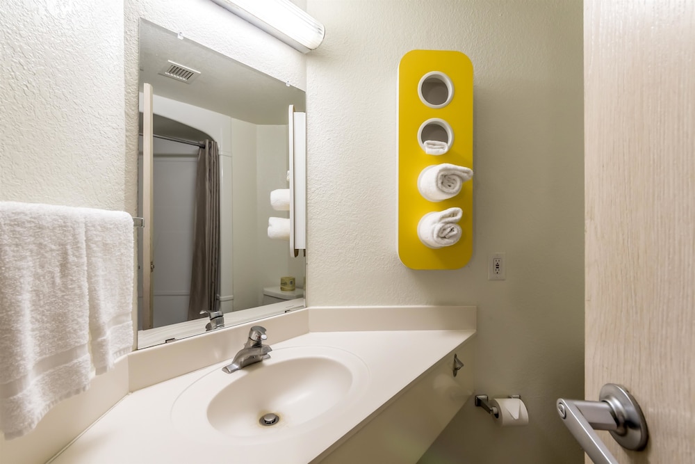 Motel6 San Antonio, TX - South 53/58