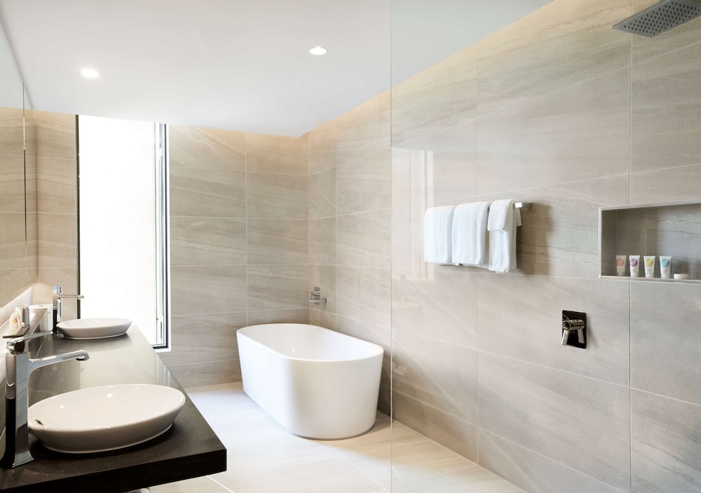 Hyatt Place Melbourne Essendon Fields 61/62