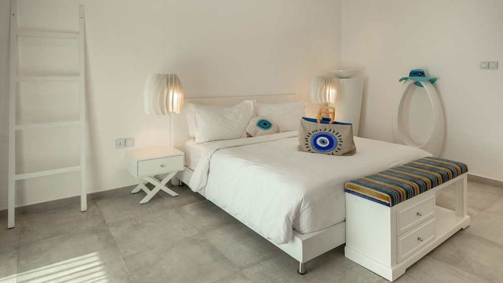 Umm Al Quwain Beach Hotel 46/47