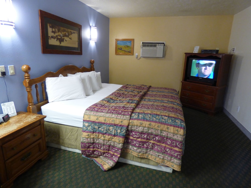 Coronada Inn and Suites 10/47