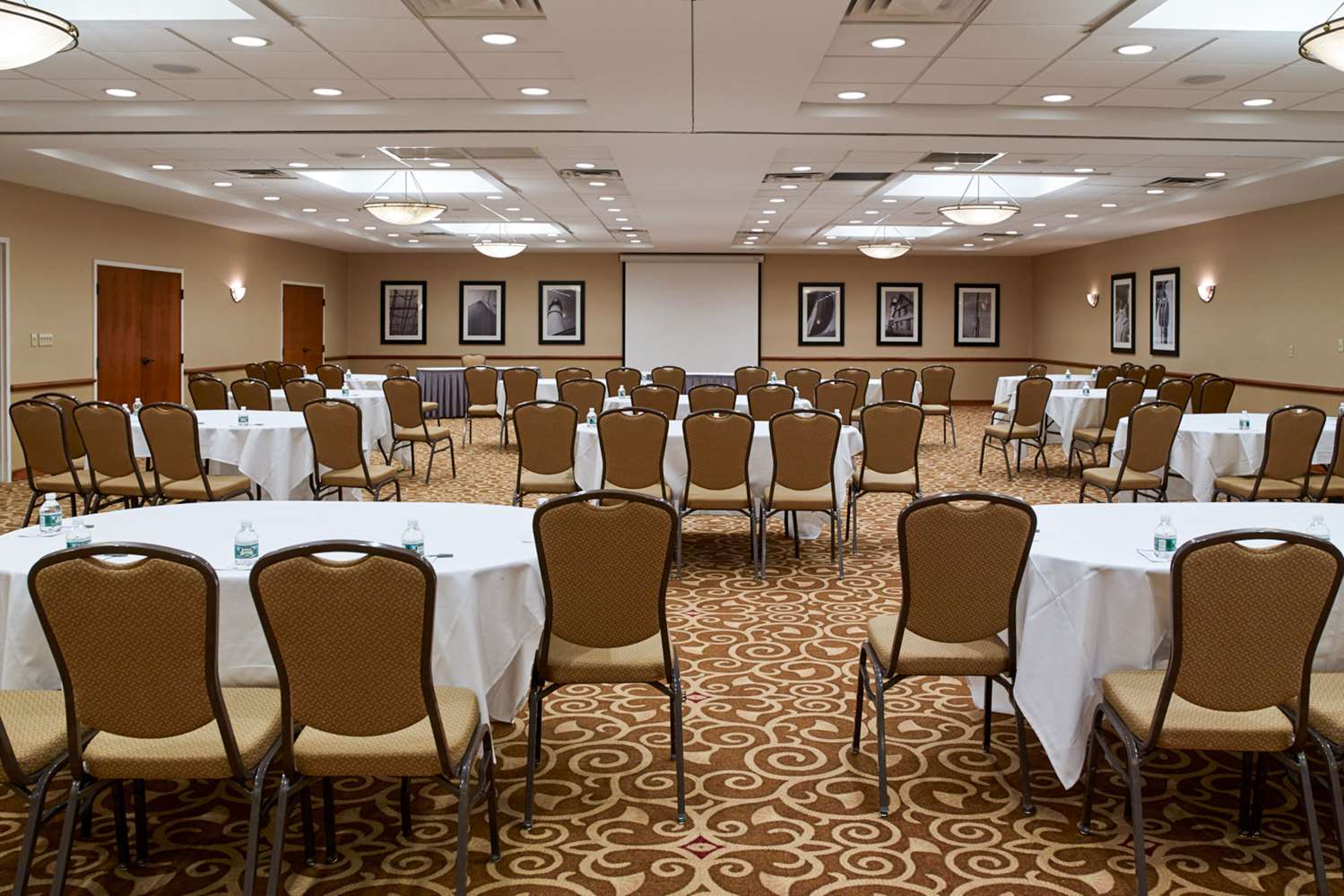 Clarion Hotel Portland Airport ME 16/16