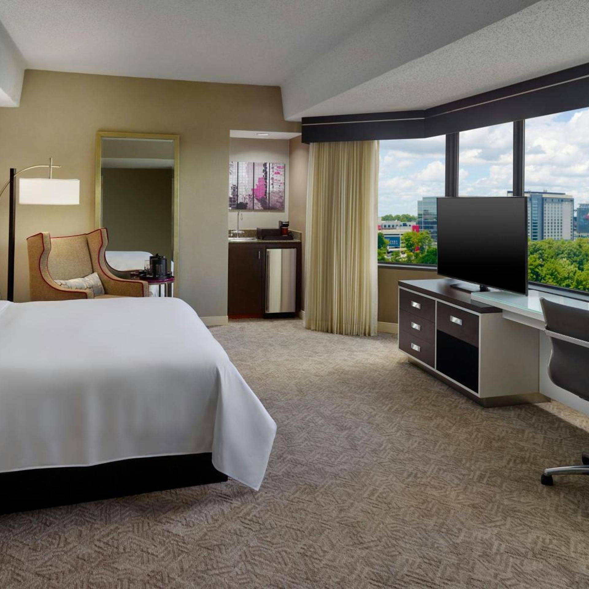 Executive, King Bed, Trundle Park View, Corner