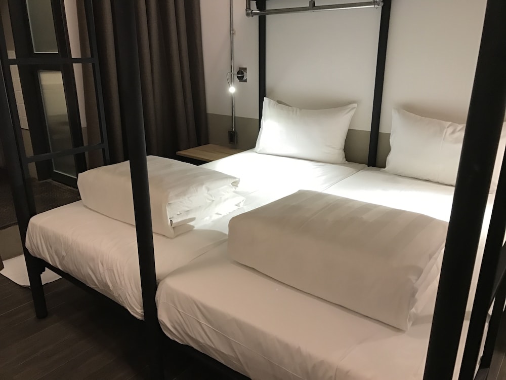 Hotel Papa Whale 21/70
