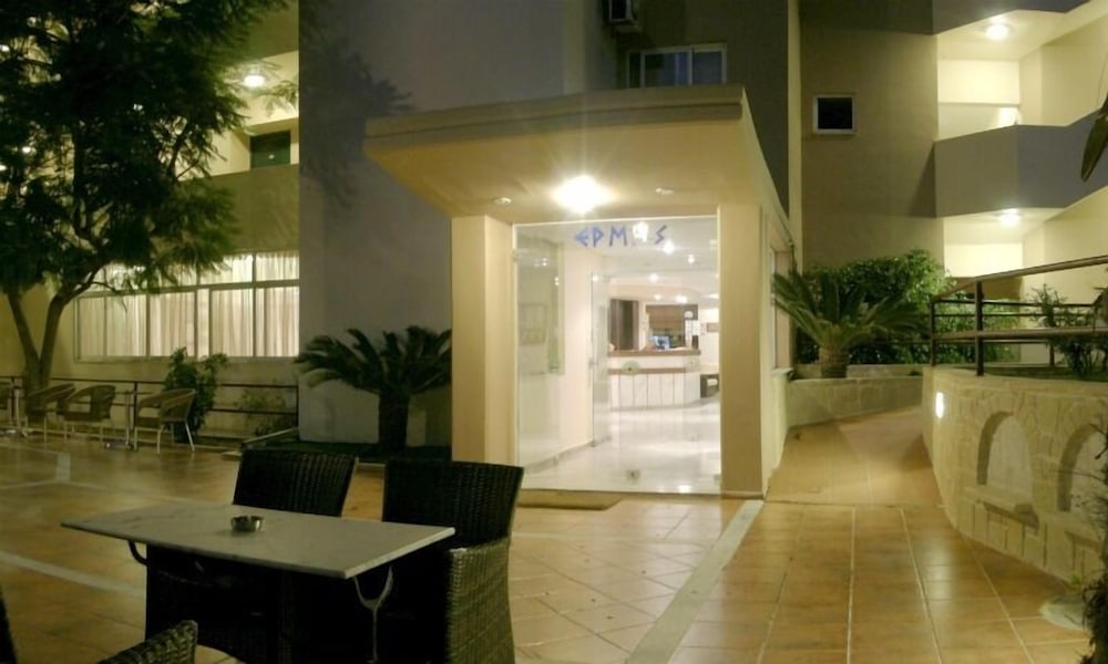 Hermes Hotel 36/55