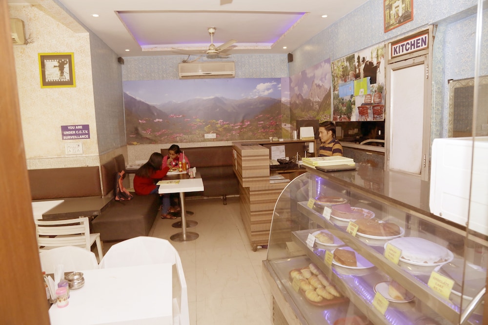 Hotel Pink City 39/43