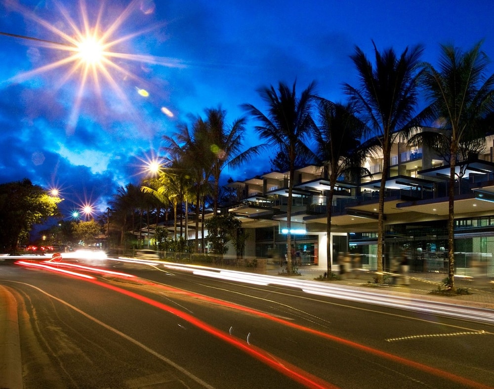 Coconut Grove Port Douglas 20/50