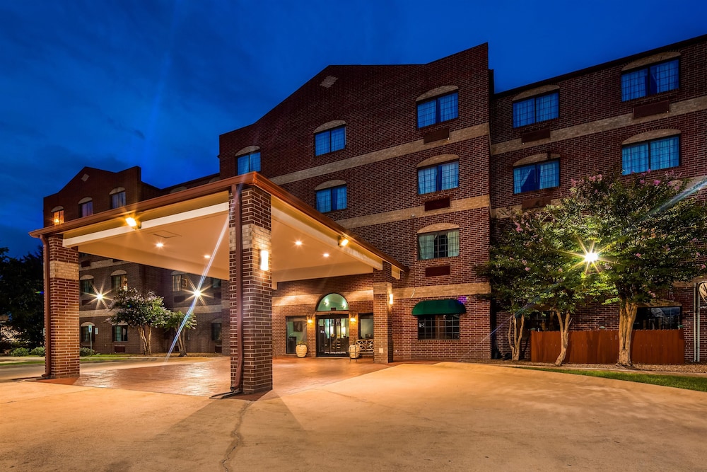 Best Western Plus The Woodlands 3/31
