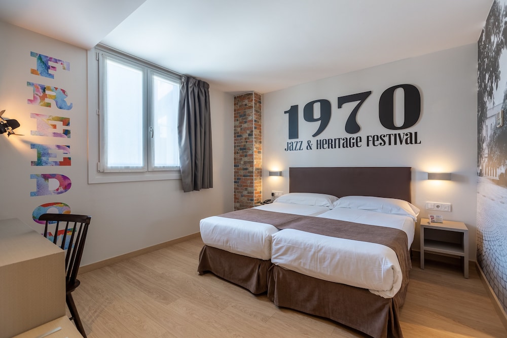 Colectia Hotel Urumea 16/76