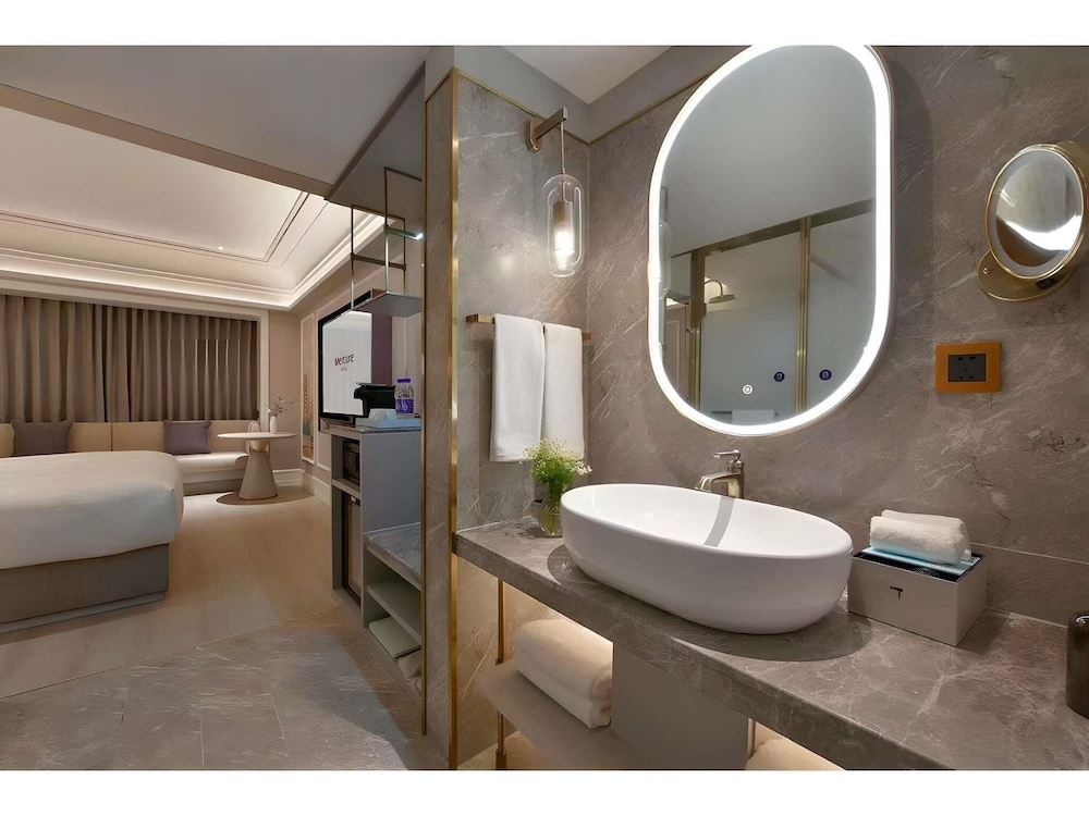 Mercure Chengdu Jinniu Wanda Plaza 58/60