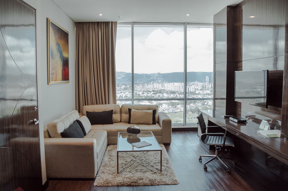 Holiday Inn Bucaramanga Cacique 46/74