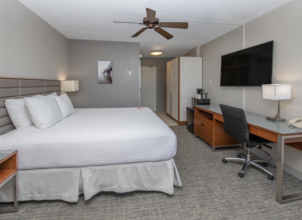 Coast Prince George Hotel by APA 18/50