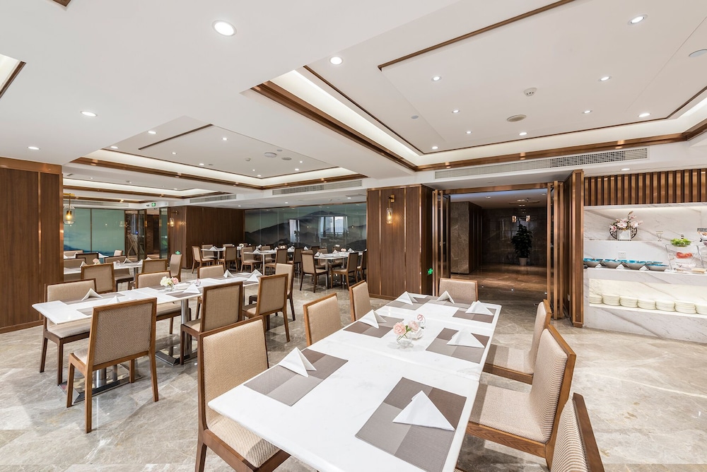 Rsun Hotel 38/50