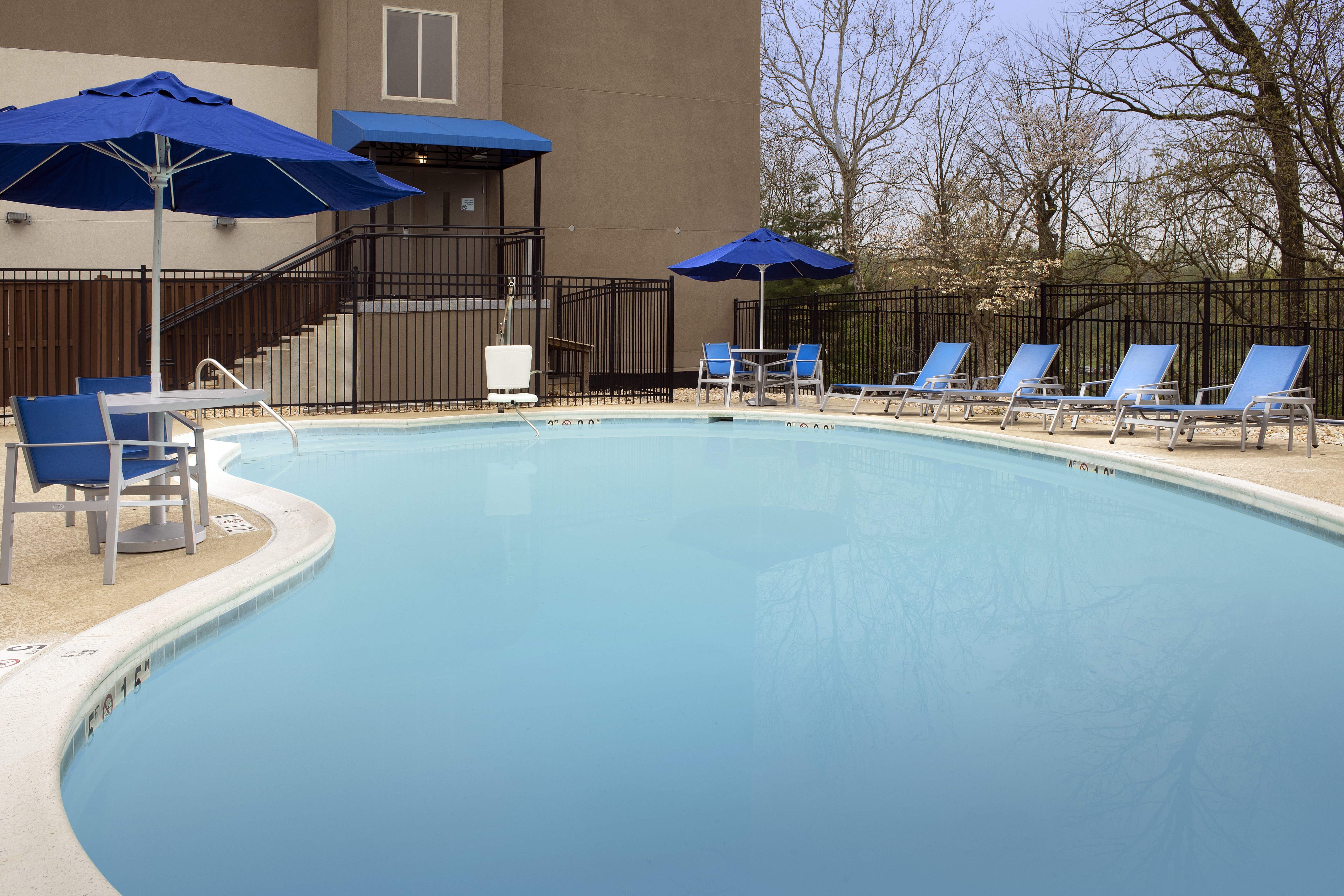 Holiday Inn Express Suites College Park University Area 8/15