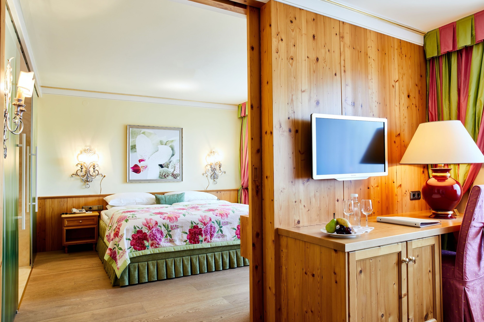 SUITE, MOUNTAIN VIEW, BALCONY