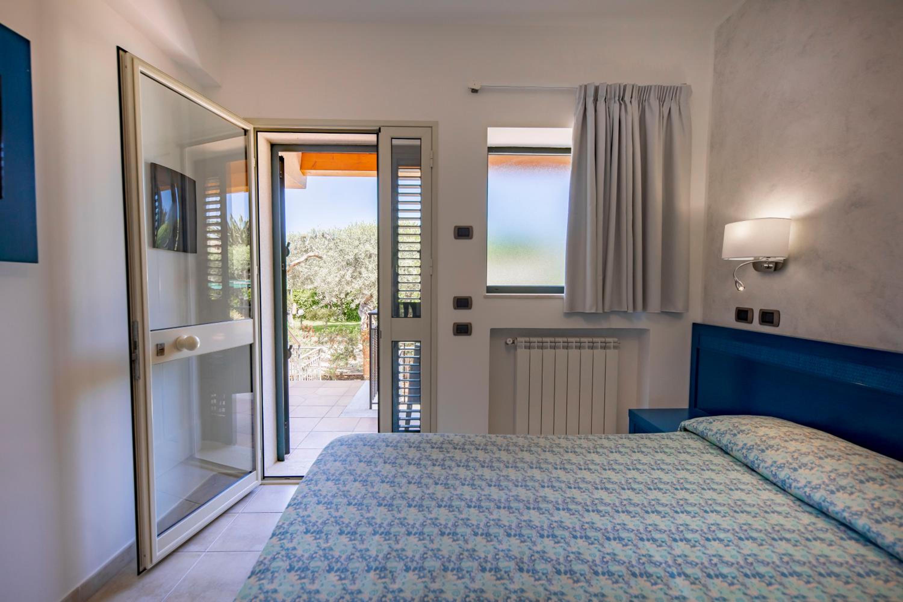 Standard, Double or Twin Bed