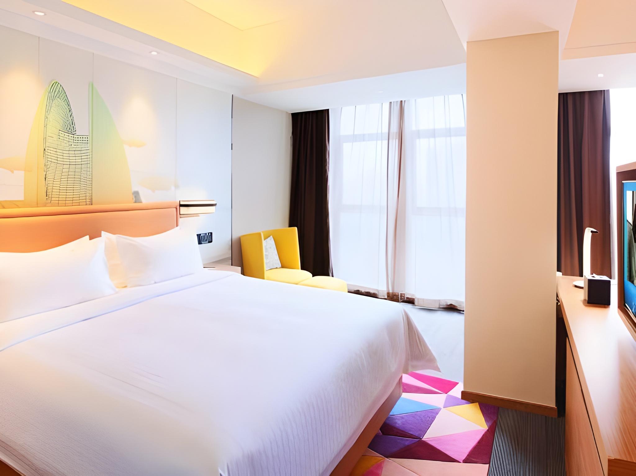 Business, Queen Bed