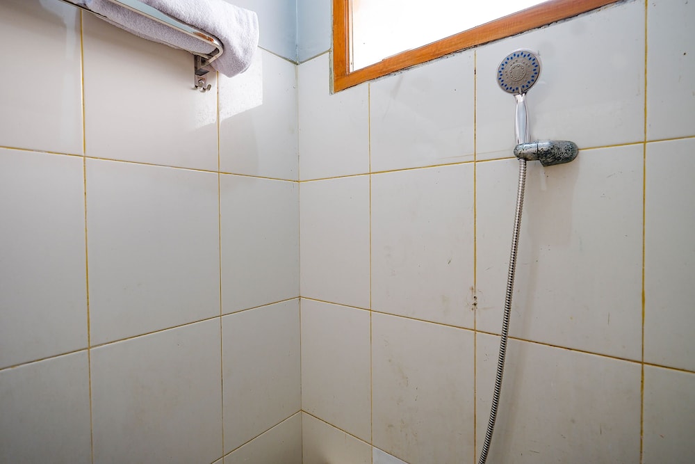 OYO 2737 D'Kost 36/37