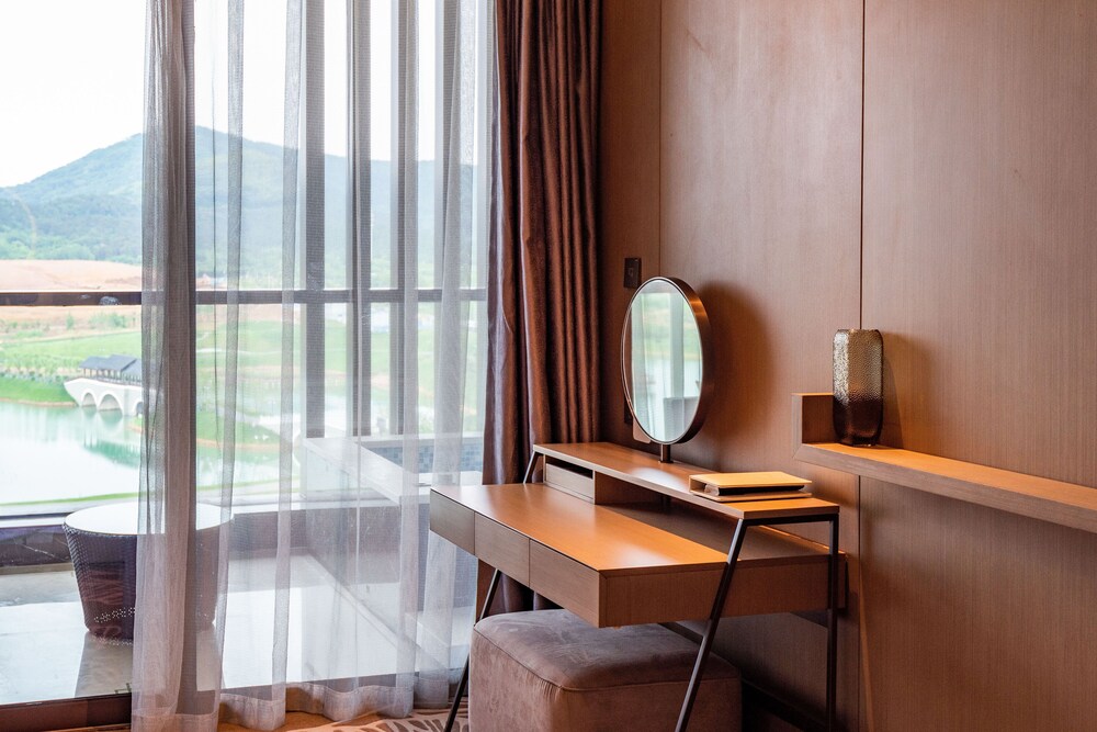 Holiday Inn Resort Maoshan Hot-Spring 56/69